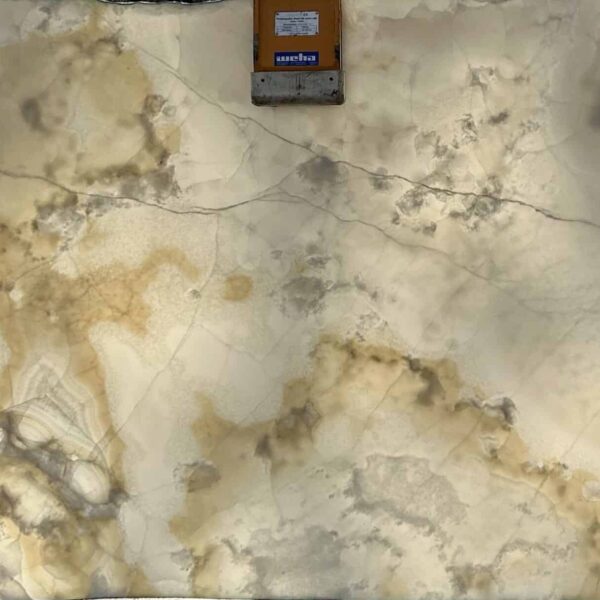 Onyx Tiffany 2 cm poler, płyta podświetlana, naturalny kamień ozdobny, luksusowa aranżacja wnętrz, blaty i okładziny ścienne.